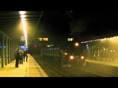 52 8177-9 mit Dampfsonderzug im Potsdamer Hbf am Abend des 27.11.2011