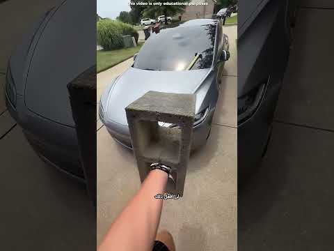 ماذا سيحدث إذا أسقطت كتلة تزن 25 كجم على سيارة تسلا؟ 😱🚗