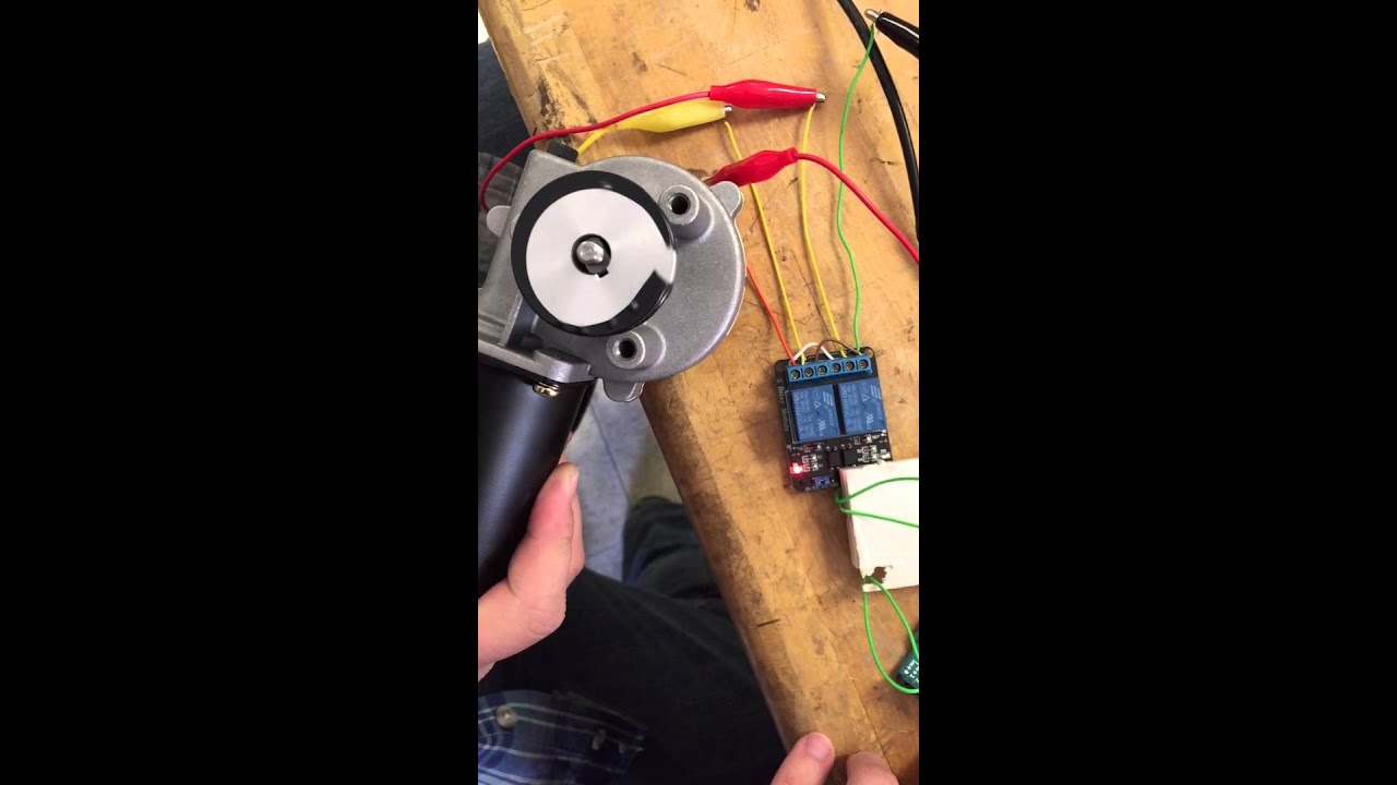12V Motor Reversing polarity with 5V Relays using Arduino Uno