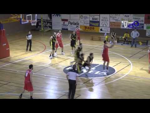 DEPORTES Vitoria do cb Chantada ante o Narón o pasado sábado 16-4-2013