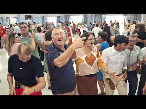 Povo muito animado no clube da cidade Norte Dois Vizinhos Paraná(com marcos e margarida)