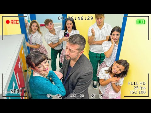 GOSSIP😱: ZIA NICOLE E ILARY VEDONO IL MAESTRO E LA MAESTRA BACIARSI DI NASCOSTO! *Sospese*