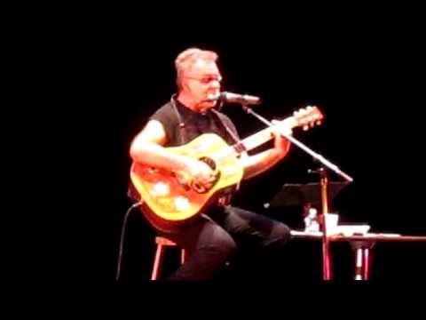 Leon Gieco live from The Queens Theatre