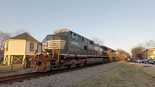 preview picture of video 'Norfolk Southern Mixed Freight - Madison, Alabama'