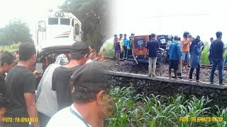 Mobil Pikap Tertabrak Kereta Joglosemarkerto, Dua Tewas hingga Terseret 250 Meter