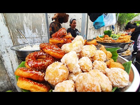 Khmer Traditional Dessert-Crispy Pork Feet Cake (Num Cherng Chrouk)