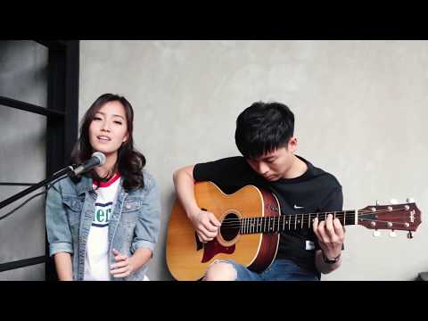 Katherine Ho - Yellow 流星 (Acoustic Chinese Cover)