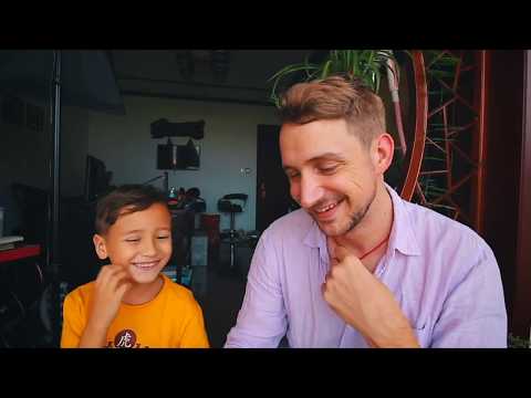 Deux français qui parlent en chinois... | Ask Louis Anything, Episode #1 [中法字幕]