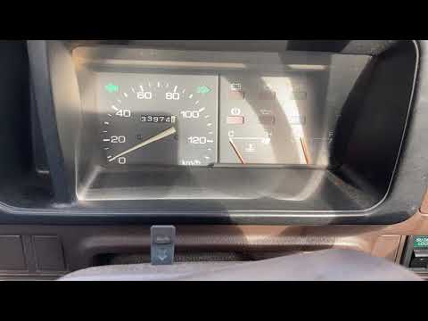 Thumbnail for 1992 Daihatsu HiJet Kei Dump Truck cold start by Daihatsu