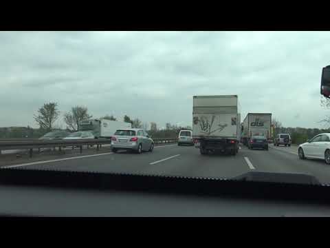 Rettungsgasse  A40 bei Duisburg