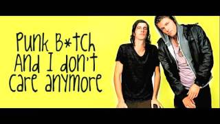 Punk Bitch - 3OH!3 (Lyrics on screen)