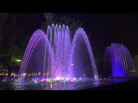 Вечерний Краснодар, как ночью выглядит Парк Галицкого и улица Красная.