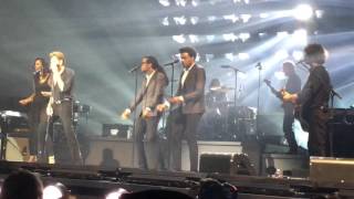 Johnny Hallyday mon cœur qui bat Arena de Genève 2015