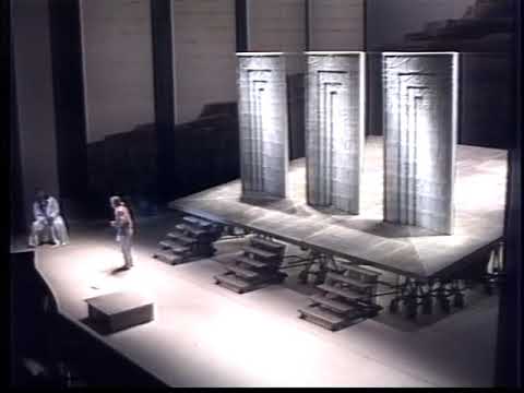 René Pape singt die Sprecher-Szene Mozarts "Zauberflöte" (1990, Video, mit Wolfgang Millgramm)