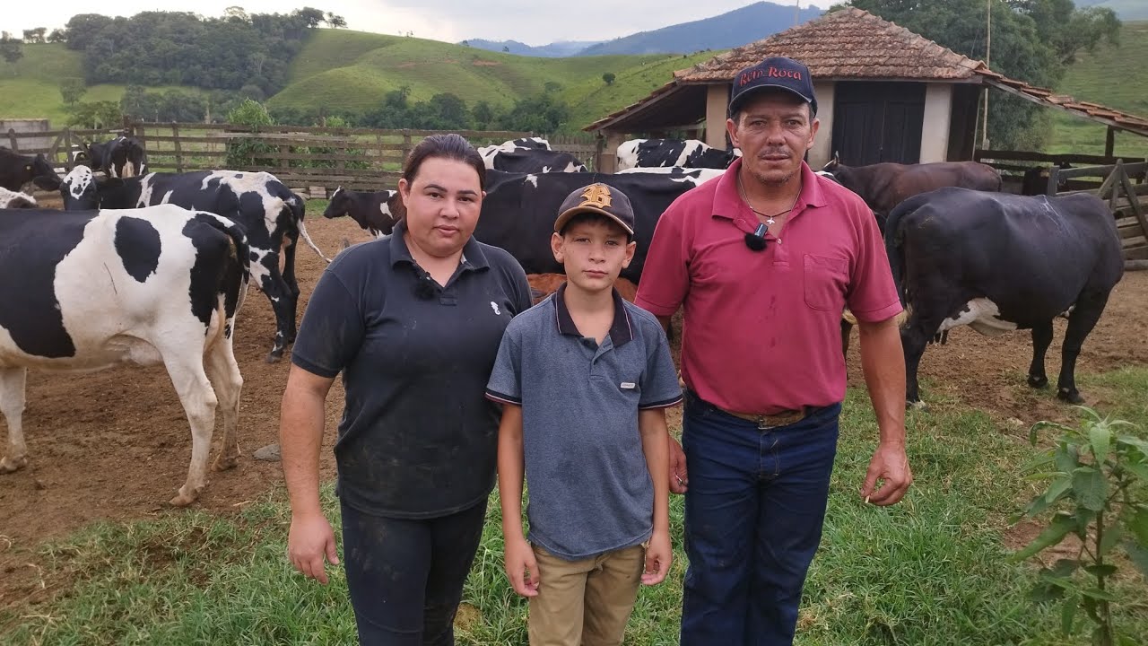 Tirando 460 Litros De Leite 17 Vacas em Lactação Uma Família De Susseso Na Pecuária Leiteira