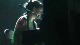 CocoRosie "Tahiti rain song" - Nantes 20041117