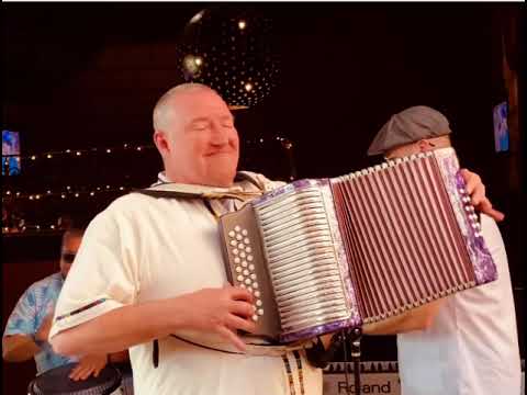 Promotional video thumbnail 5 for Los Vecinos Music