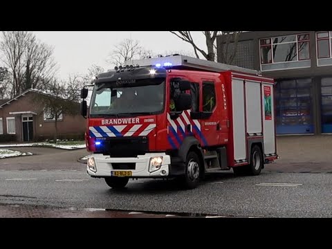 [Witte lampen] P 1, Brandweer Dokkum [TS 02-4232] rukt uit & komt ter plaatse bij gaslekkage Dokkum