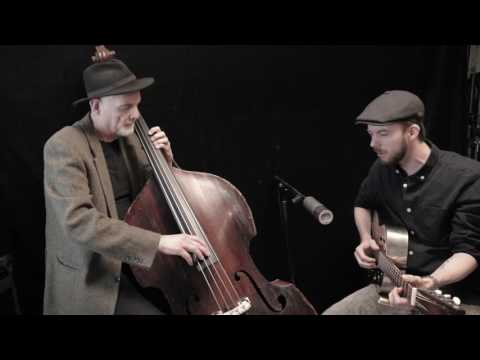 Kælderlarm - Jesper Theis & Olav Gudnason