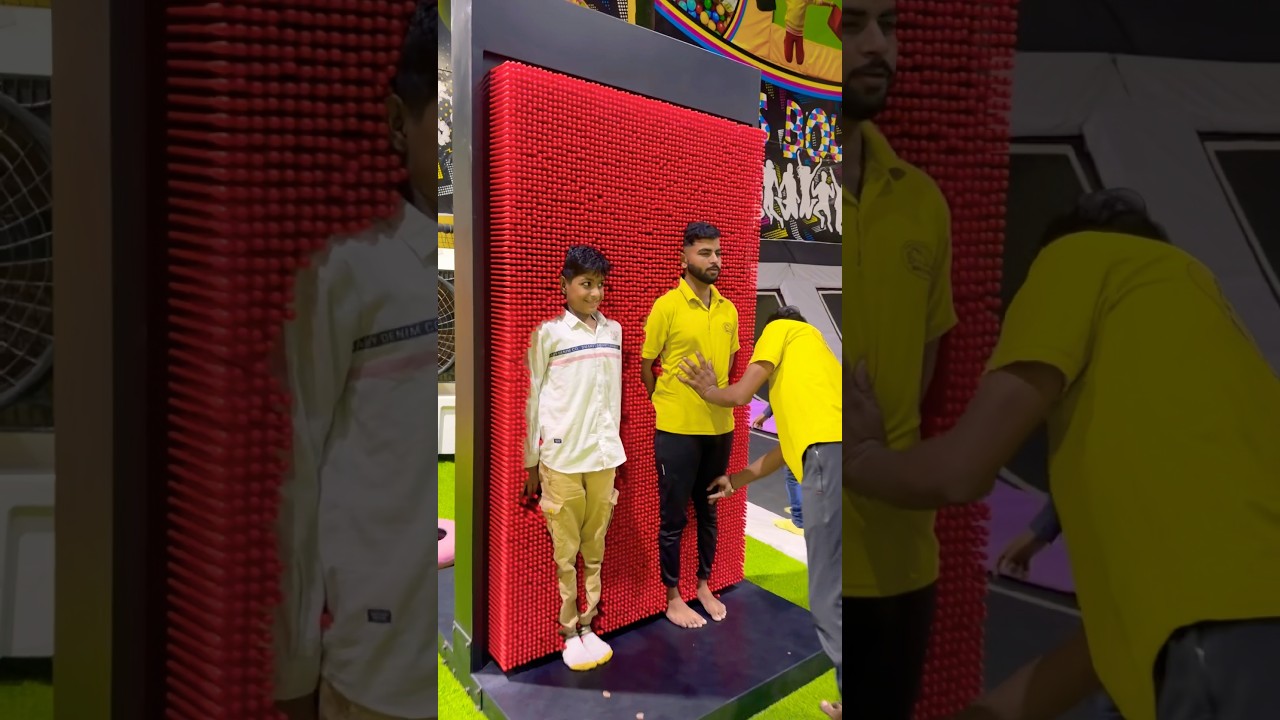 wait for the children's reaction 😱🤫😂 #dance #friends #dancer #danceinpublic #anshkukreja #khairiy...