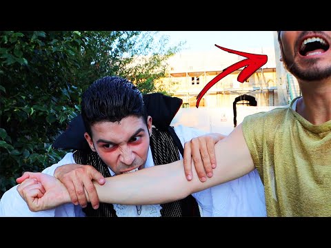 I PRETEND TO BE THE VAMPIRE DRACULA AND SCARE ALL THE PEOPLE IN THE DRACULA MOVIE! *movie set joke*