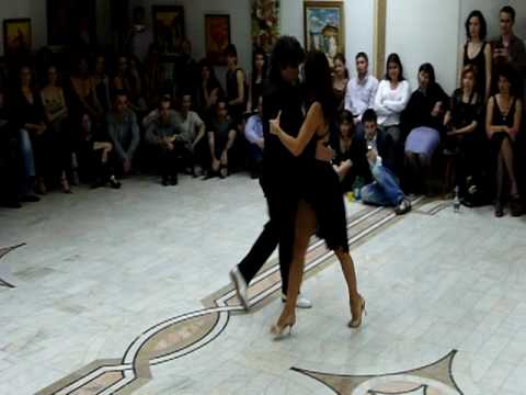 Adrian Veredice & Alejandra Hobert - Tango Show in Bucharest - April 2009  (5 of 5)