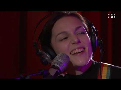 Manca Berlec - Igra [Koncert doma]