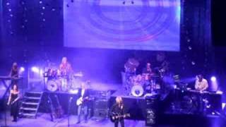 Moody Blues - Lean On Me (Tonight) [2008]