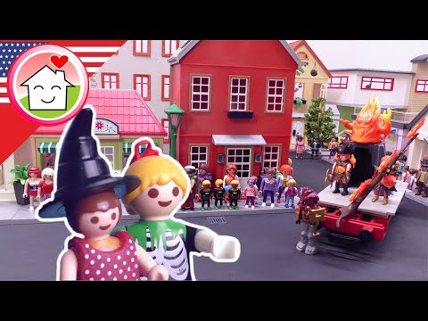 Playmobil English The Halloween Parade - The Hauser Family