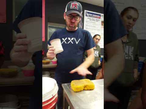 Cleaning the bottom after dipping in glaze