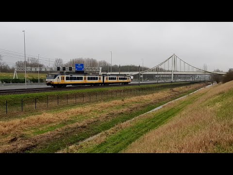 SGMm 2135 als trein 6928 Tiel-Den Haag bij Zoetermeer, 06-02-2021