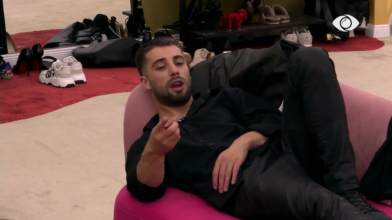 “Juli s’reagon kur ka interes…”/ Roza-Meritonit: Edhe ti, Romeon e kapje te gjuri e i thoje qetësohu