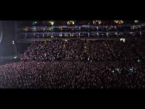 MORRISSEY LIVE @O2 in London - There Is A Light That Never Goes Out