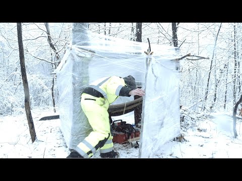 Overnatning i plastikindpakningsly under enorm snestorm