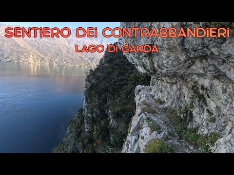 Sentiero dei Contrabbandieri - Lago di Garda- Scavato nella roccia a picco sul lago.