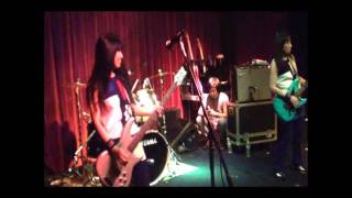 Shonen Knife - I AM A CAT.wmv