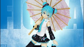 Video thumbnail for Figma - Character Vocal Series 01- Hatsune Miku V4 Chinese Ver. Review by the real Payne