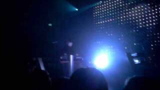 Calvin Harris playing 5Iliconeator with Dance With Me at the end at the HMV Forum