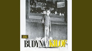 Kadr z teledysku Bluszcz tekst piosenki Budyń