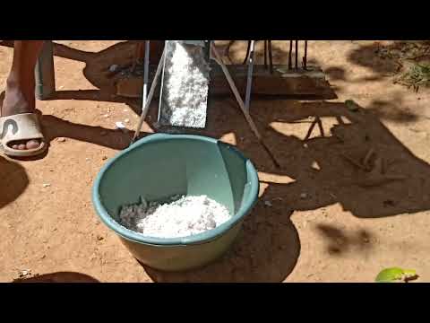 Kreativo makina dulas nuu uja gurinda