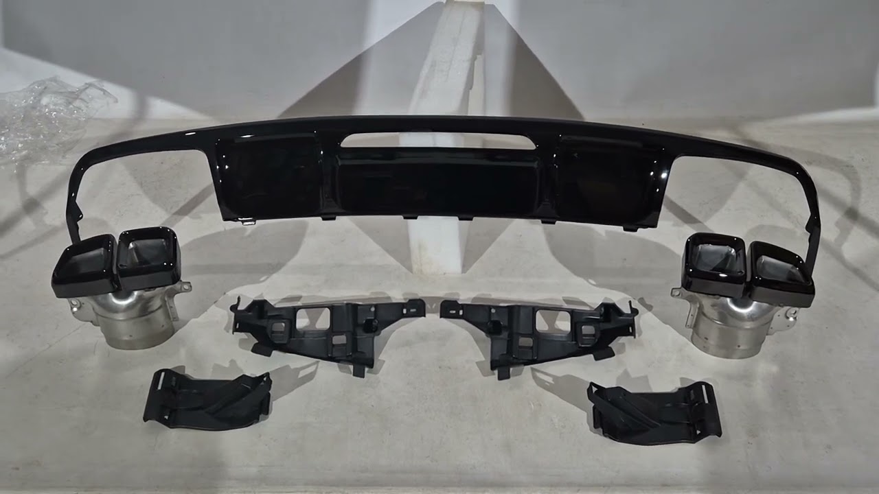 Задний диффузор с насадками на выхлоп (2015-2018, Дизайн CLS63) Video 1