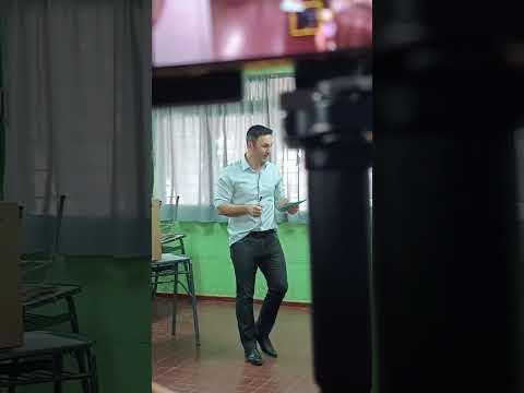 Luis Petri emite su voto en San Martin Mendoza