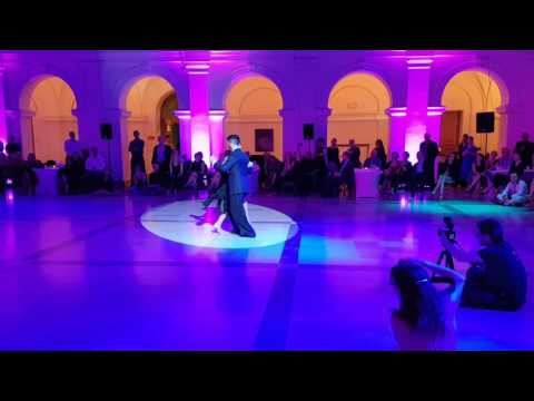  a  dance  to  "  No llores madre  "  by  Juan D'Arienzo  at  Recuerdo Tango Festival Warsaw  in  2016