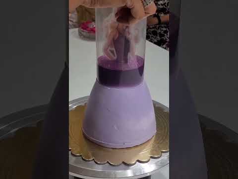 PULL-ME-UP CAKE | DOLL CAKE