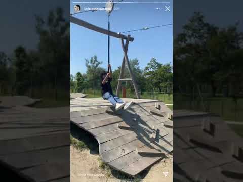 Belen Rodriguez è andata a prendere del pesce fresco, Santiago invece va sull’altalena - 04/06/21