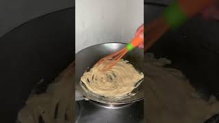 Download lagu Demonstrating how to make a roux and bechamel sauce. Basic plating.  For academic purposes only. mp3