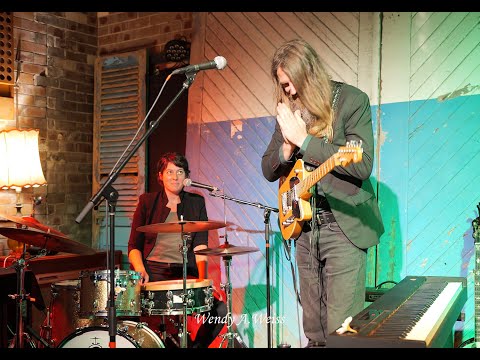 Karl S Williams & Sally Wiggins - Built This Way