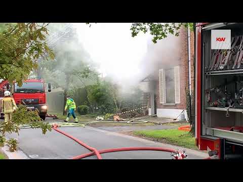 Zware brand vernielt woning in Oostkamp