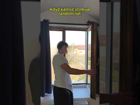 MŮJ KAMARÁD JE STOLKER 😦🫣#shorts #friends #humor #pov #memes