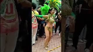 美人揃いの女子大生サンバ　ウニアン　縦動画